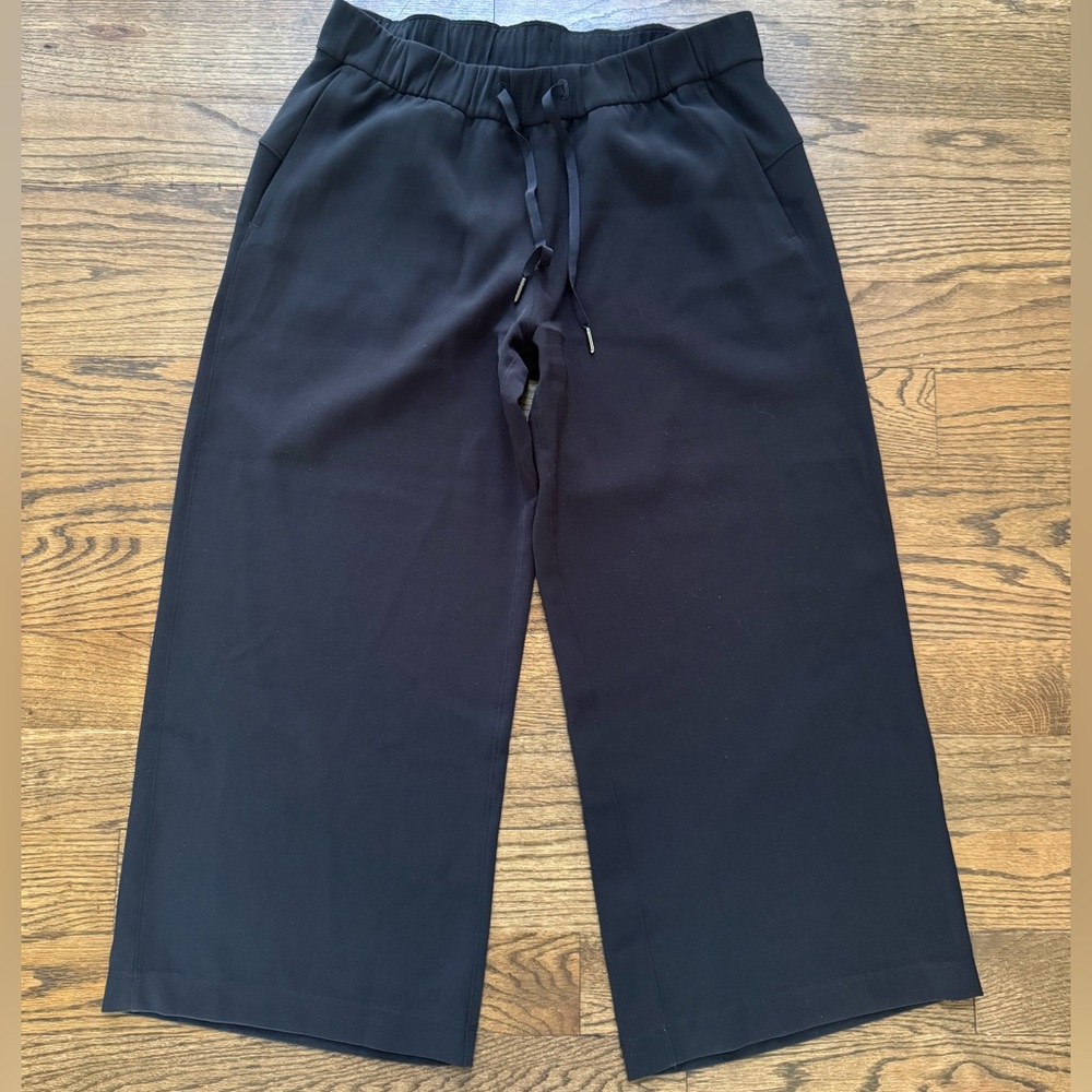 Lululemon athletica Black Drawstring Wide Leg Pants, size 10
